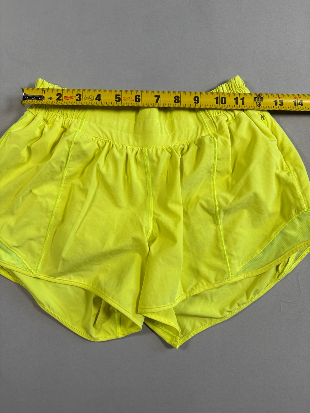 Lululemon Women's Hotty-Hot Shorts Size 6 Highlight Yellow Lined Running Shorts - Picture 5 of 8